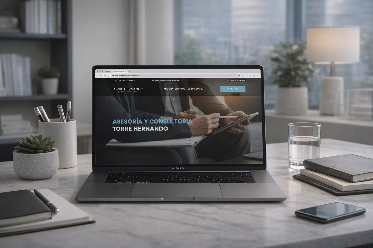 Mockup de la web de Torre Hernando.